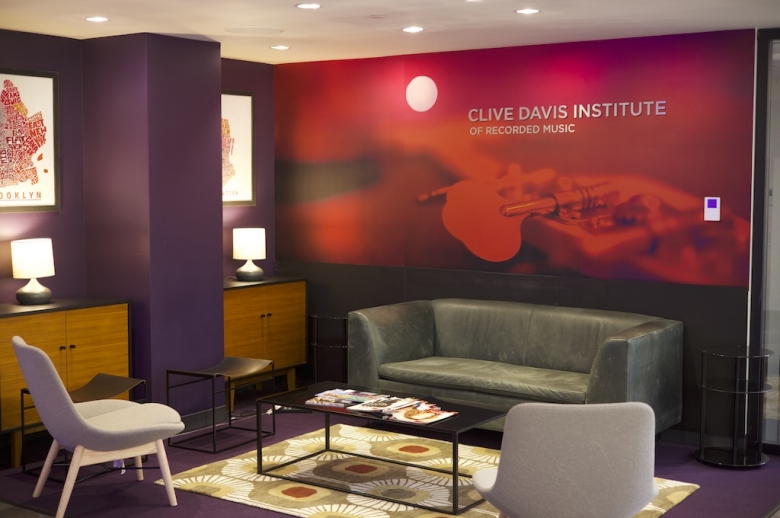 Photo of a lounge area in the Clive Davis Institute at the NYU Metrotech Brooklyn campus